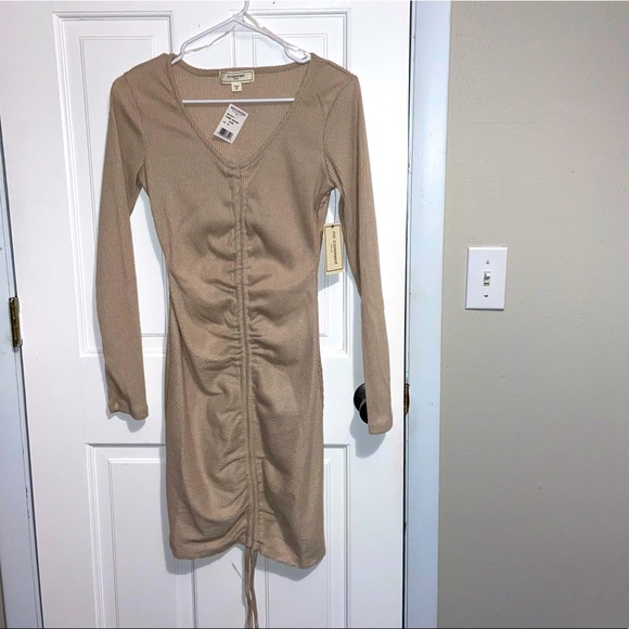 NWT. No Comment Ribbed Rouched Beige Sweater Dress. Small. - Picture 5 of 5